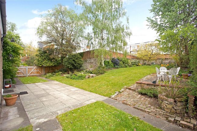 Thumbnail Flat for sale in Grosvenor Court, Rayners Road, Putney, London