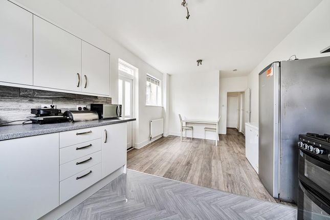 30, Kitchener Road, London photo 4