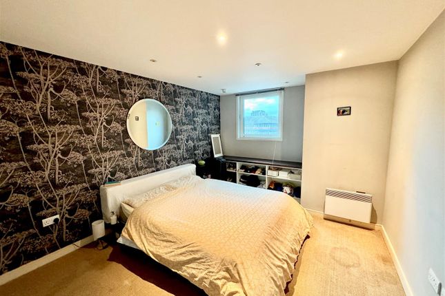 Flat for sale in Salamanca Place, London