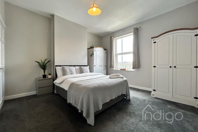 Bedroom 1 - King Street2.Jpg
