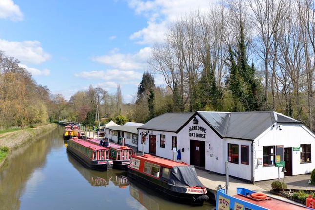 Flat to rent in Penstock Mews, Godalming