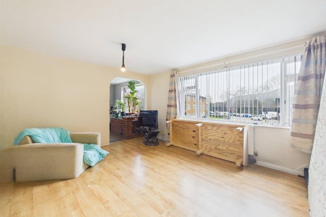 539, Victoria Road, Ruislip photo 2