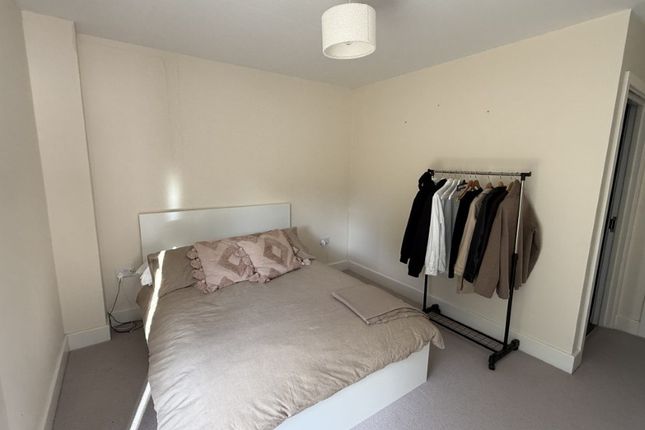 Flat 14, Lovell Lodge, 365 Milton Road, Cambridge, Cambridgeshire CB4 1SR photo 3