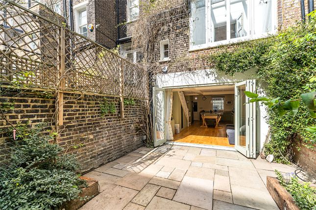 Terraced house for sale in Hugh Street, London