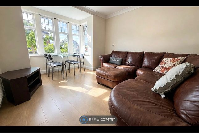 Heath Court, MaesYCoed Road, Cardiff photo 4