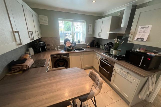 Detached house to rent in Knightsbridge Way, Stretton, Burton-On-Trent