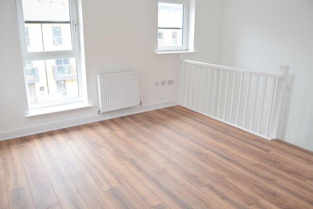 Town house to rent in Carnforth Avenue, Wakefield