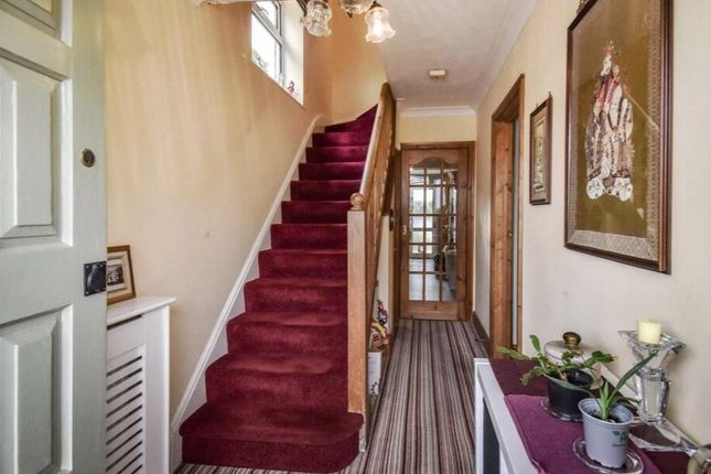 8, Brockenhurst Road, Aldershot photo 4