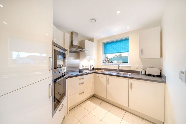 Flat 17, Lysander House Josiah Drive, Uxbridge photo 3