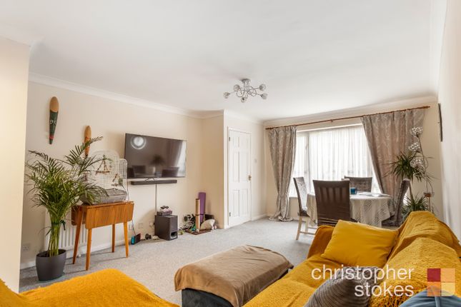 56 Claremont, Cheshunt, Hertfordshire photo 3