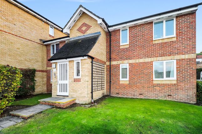 Thumbnail Flat for sale in Shortlands Close, Belvedere