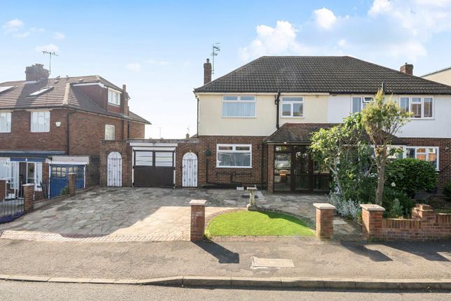 3-bed house on 37, Duncan Way, Bushey, £650,000