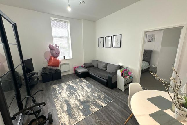 Living Room Pic 2.Jpeg