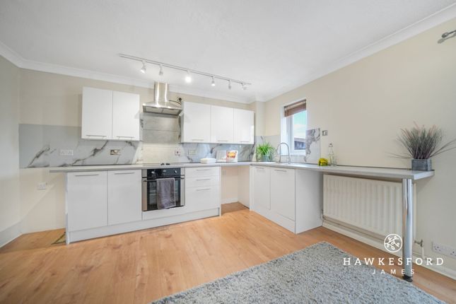 38 Merleburgh Drive, Sittingbourne photo 3