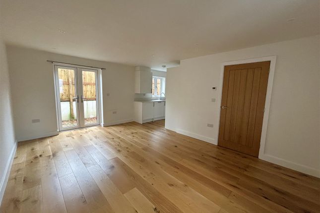 13, Applebee Way, Lyme Regis photo 3