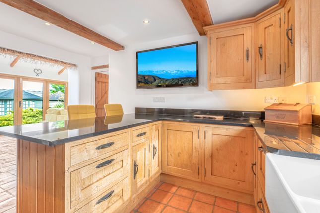 The Hayloft, Moreton Hall Court, Draycott-in-the-clay photo 4