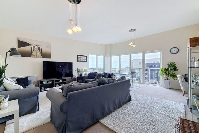 745 Alexandria, Cardiff photo 2