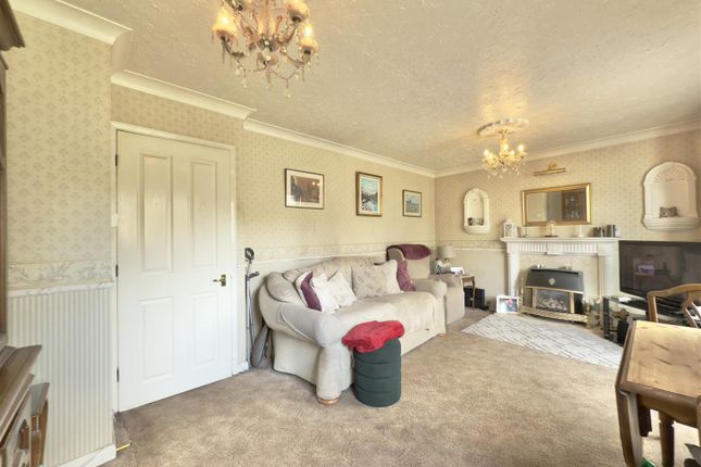 3, Chapel Close, Barnsley photo 3
