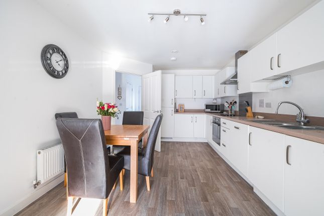 Thirty Five, Pinewood Way, Chichester photo 3