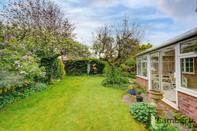 Bungalow for sale in Holt Gardens, Studley
