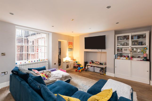 Flat to rent in Ship Street, Brighton