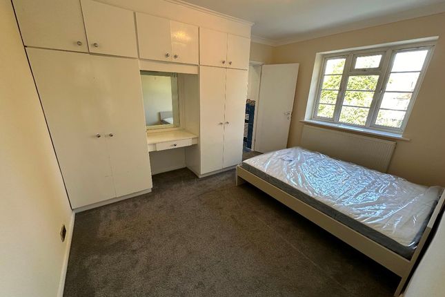 Thumbnail Room to rent in Ashbourne Road, London
