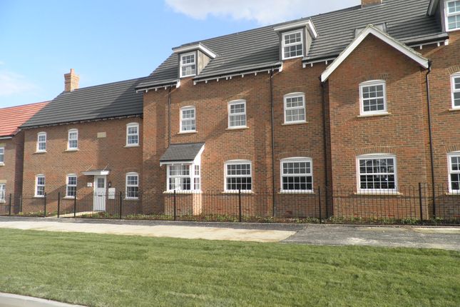 Thumbnail Flat to rent in Red Kite Way, Didcot
