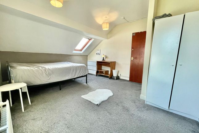 Thumbnail Room to rent in Haddon Avenue, Burley, Leeds
