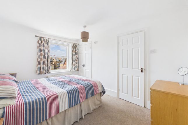 Flat 5, 7, Chandos Square, Broadstairs photo 2