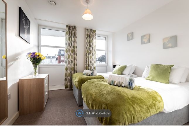 Flat to rent in Empress Heights, Southampton