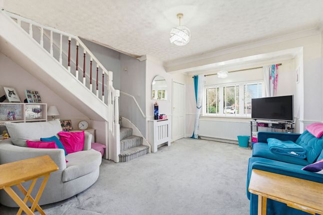 49, Heron Dale, Addlestone photo 3