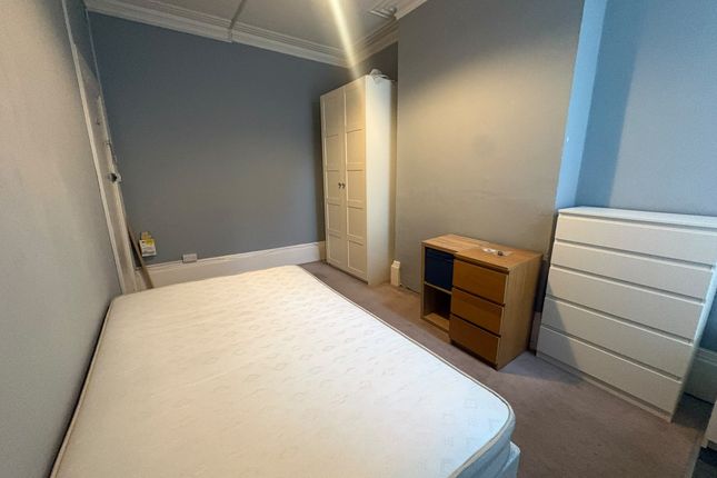 Room 2, 29, Castle Road, Portsmouth, Southsea photo 2