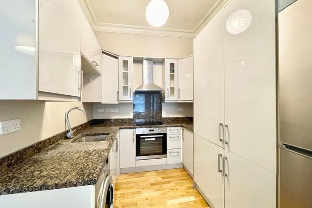 Flat to rent in Model Cottages, Northfield Avenue, London