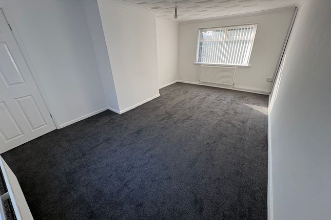 125 Woodford Road, Swansea photo 4