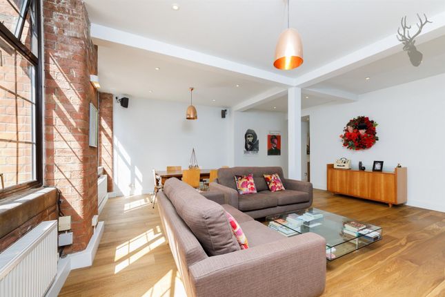 Flat for sale in Shepherdess Walk, London