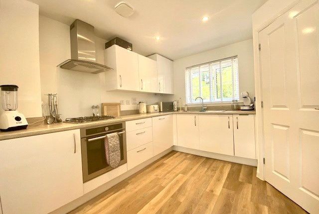 27, Grayling Crescent, Southampton photo 5