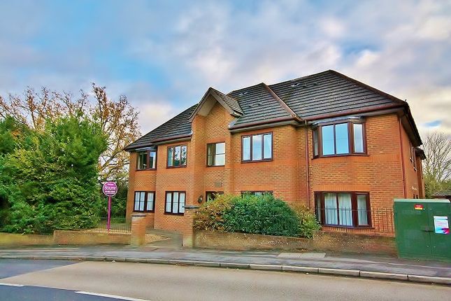 Thumbnail Flat to rent in Anchor Hill, Knaphill, Woking, Surrey