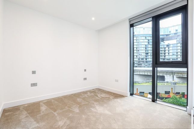 Flat to rent in Amberley House, 7 Palmer Road, London, Surrey