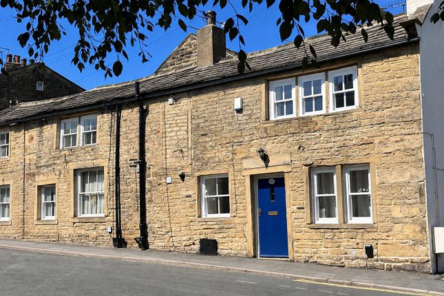 2-bed house on 6, Westfield Lane, Bradford, £185,000