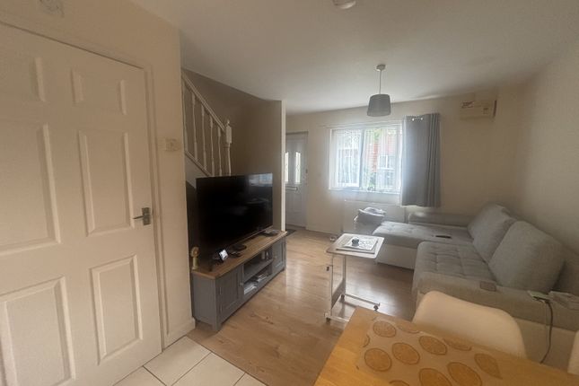 18, Findlay Way, Milton Keynes photo 3