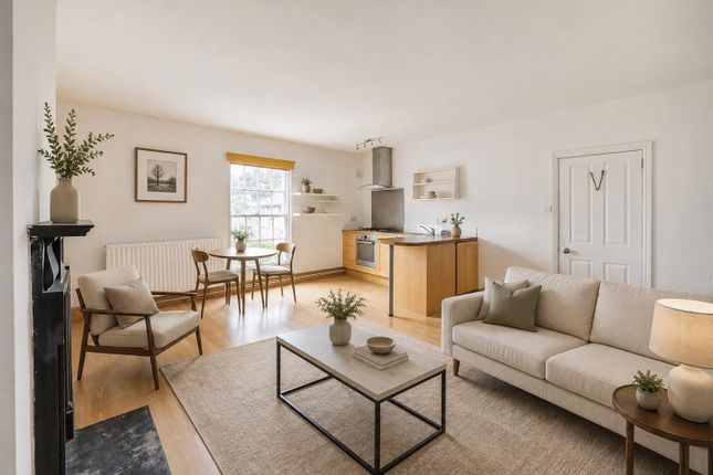 Flat 3, 48, High Street, Totnes photo 2