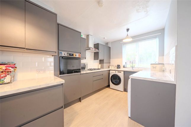 Summerfield Drive, West Yorkshire photo 3