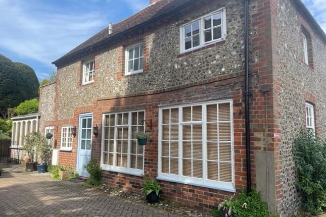 Property to rent in High Street, Steyning