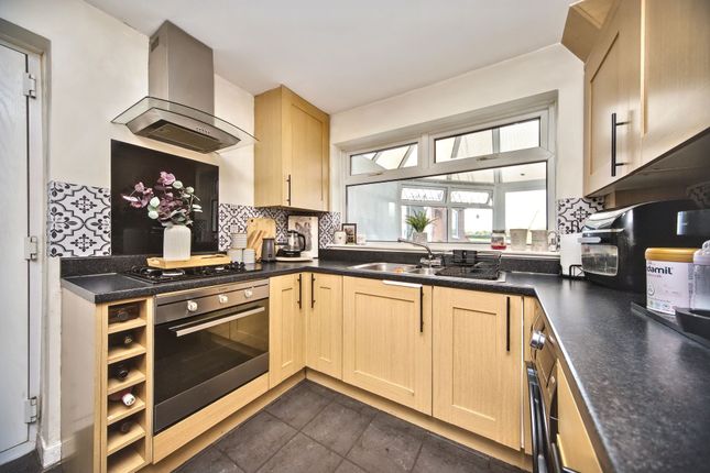 33 Wimborne Road, Wigan photo 3