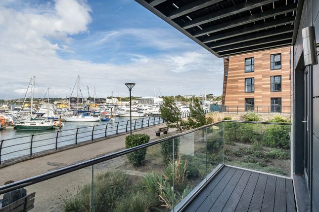 2 Riverside Quay,, Thomas Blake Avenue, Hampshire photo 2
