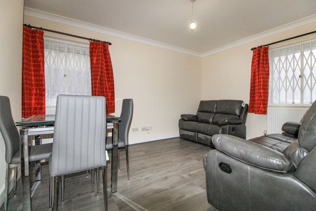Flat 1, Hamilton Court, 38 Draycott Avenue, Kenton photo 3