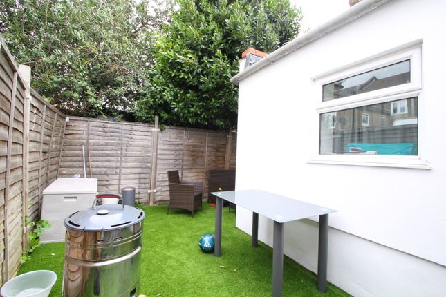 Flat for sale in Stanley Road, Haringey