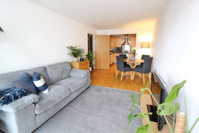 Flat 15, 3, Whitehall Quay, West Yorkshire photo 4