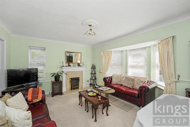 63, Belfield Gardens, Harlow photo 3