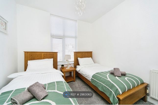 Flat, Carmen Sylva Road, Llandudno photo 4